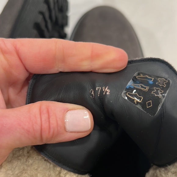 Moncler Patty Suede and Sherling Boot - Picture 6 of 10